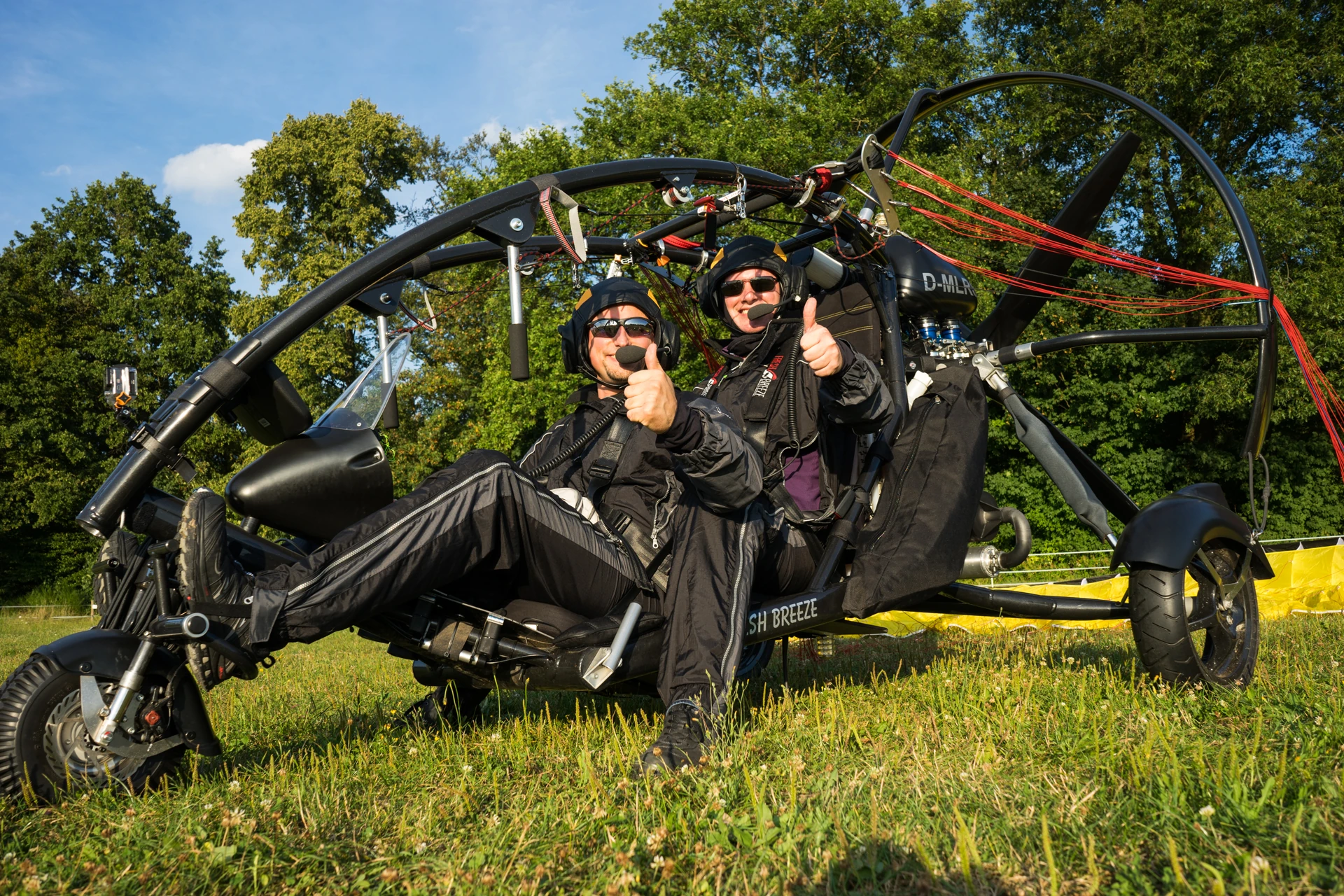 Pilot und Fluggast startklar im Skytime X-Citor